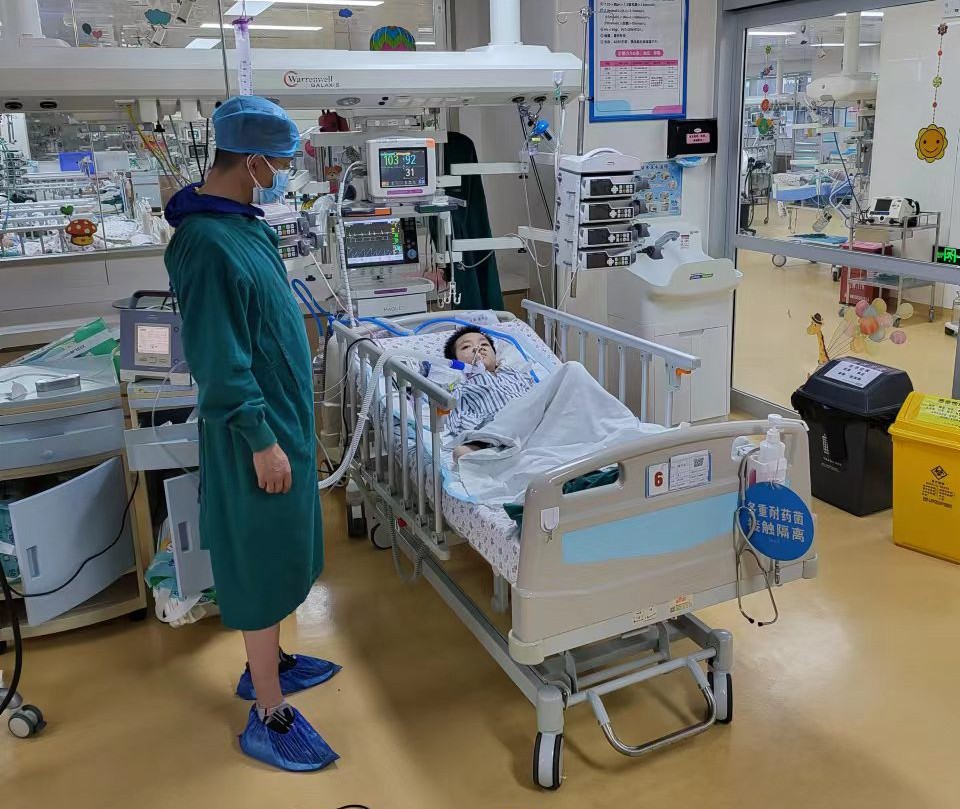 精河县跨省救护车出租公司