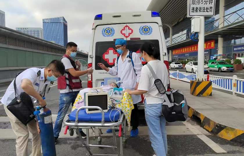 精河县救护车出租公司